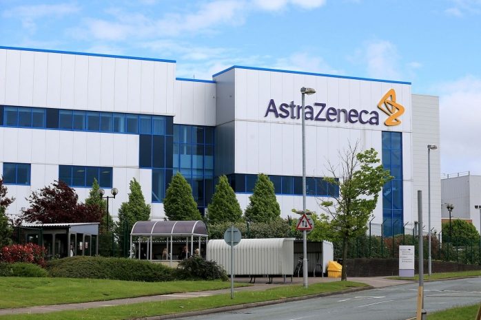 Суд обязал AstraZeneca поставить 50 миллионов доз вакцины в ЕС