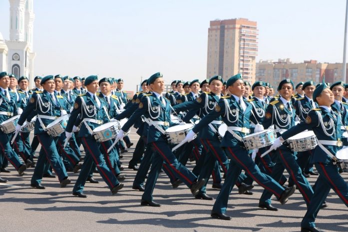 Военный парад 7 мая открыл президент РК - Верховный главнокомандующий Нурсултан Назарбаев