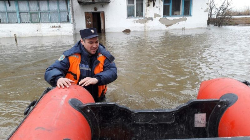 Из СКО эвакуировали более 600 человек. ФОТО
