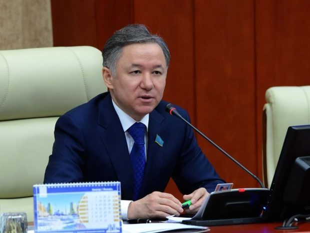 Нурлан Нигматулин напомнил Сапиеву, что мажилис не ринг