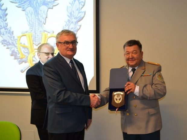 РК и Польша будут сотрудничать в сфере подготовки военных кадров