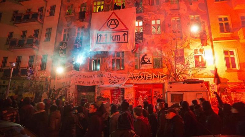 120 полицейских получили ранения в Берлине в ходе беспорядов