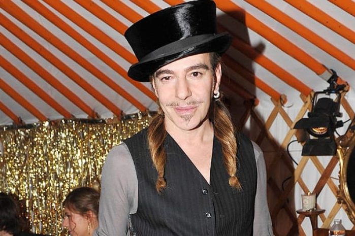 Джон Гальяно «шаг за шагом» возвращается в модный мир