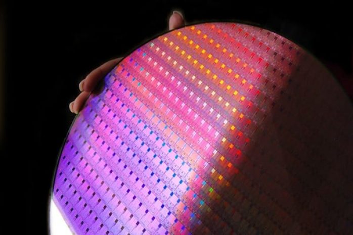 Intel будет производить чипы для Panasonic