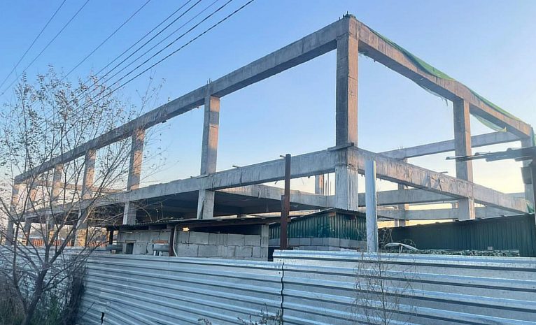 Застройщик незаконно изменил русло реки в Каскелене для строительства МЖК