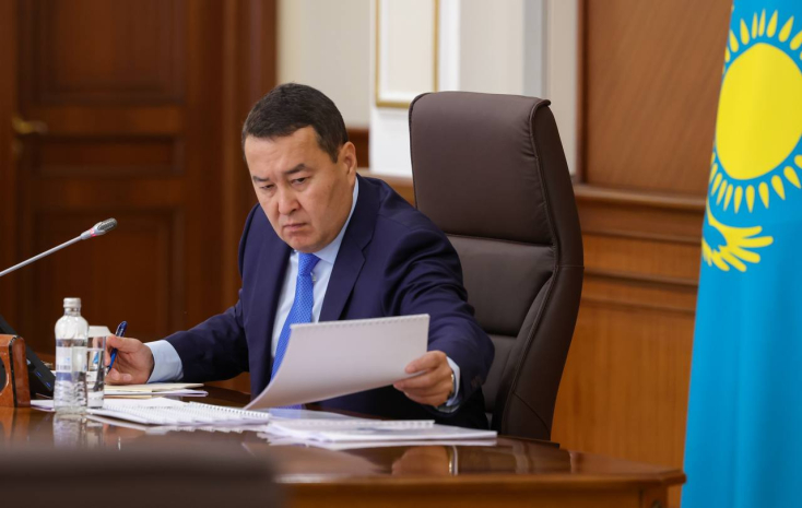 Премьер Казахстана поднял вопрос систематических задержек авиарейсов