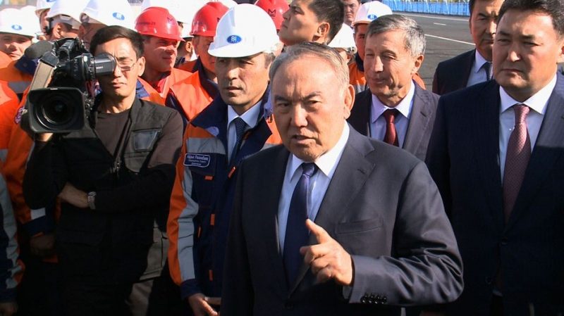 Нурсултан Назарбаев побывал на крупнейшем в Центральной Азии мосту