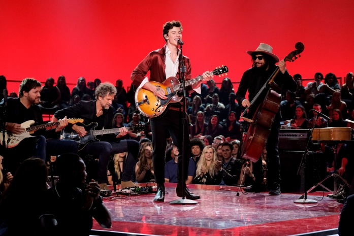 Всемирный день рок-н-ролла и день благотворителя в России