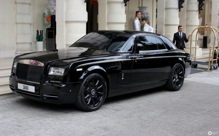 Автомобиль миллиардера из Азербайджана «взяли на абордаж» в России