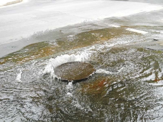 В Павлодаре затопило улицы. ВИДЕО