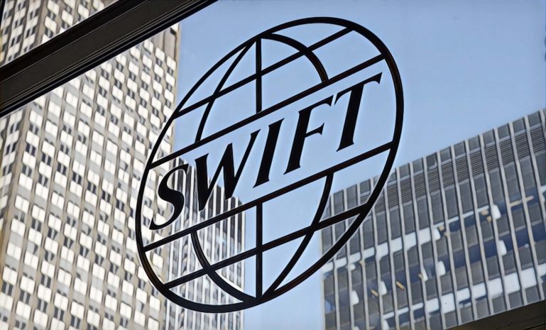 К отключению от системы SWIFT готовится Россия