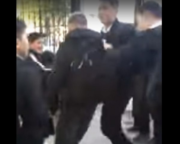 Шымкентские школьники избили мальчика (ВИДЕО)