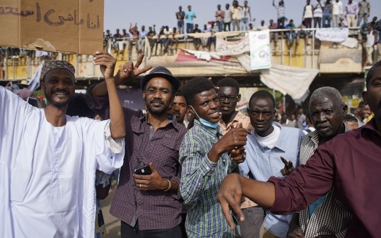 60 человек погибли в уличных боях в Судане