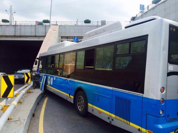 Врачи рассказали о состоянии пострадавших в крупном ДТП в Алматы