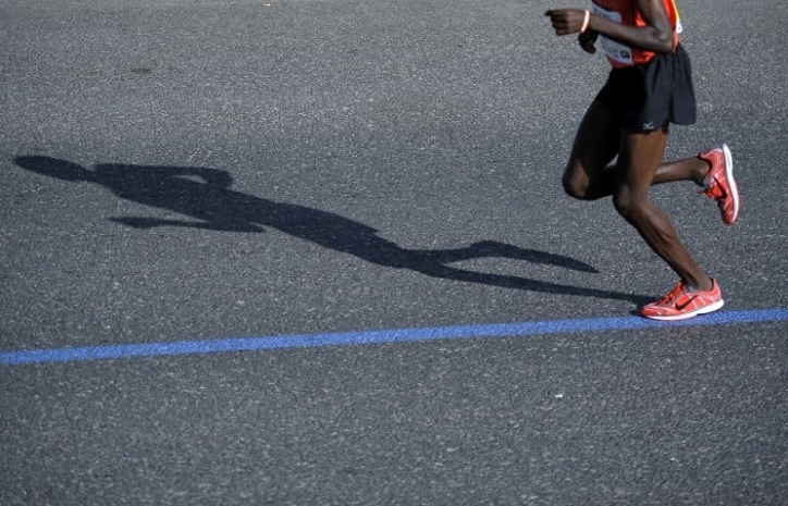 В Индии добрались до финиша на автобусе три участника марафона