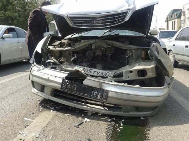 Алматинец уснул за рулем и устроил ДТП с участием четырех машин