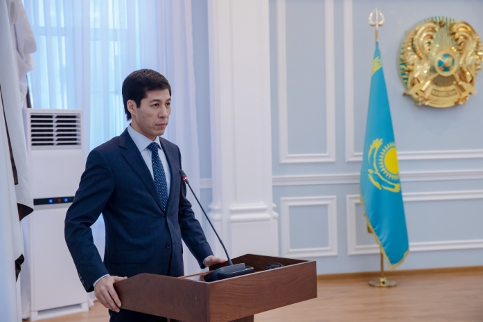 Более 300 иностранных рабочих уволят в ЗКО