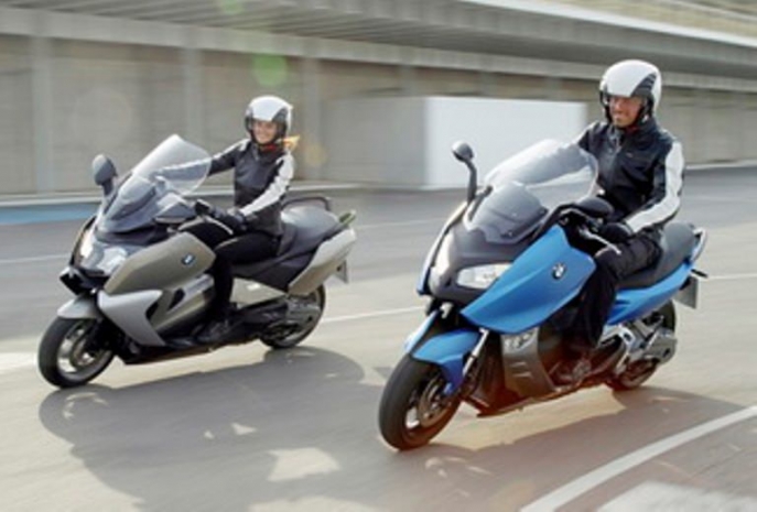 BMW отзывает максискутеры