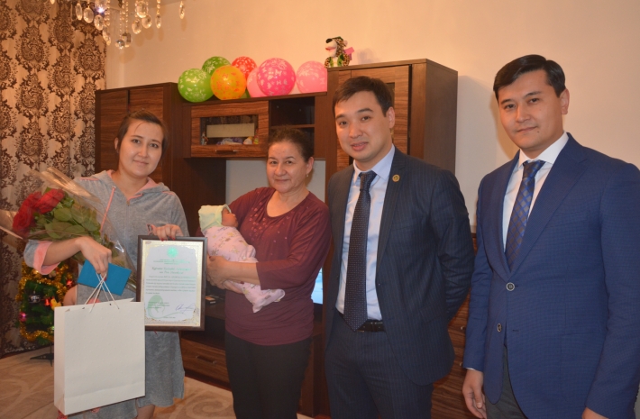 В Казахстане вручено свидетельство о рождении «проактивному» ребенку