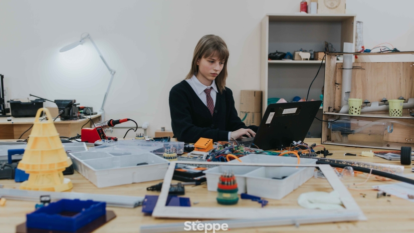 Алматинская школьница выиграла конкурс научно-технических инноваций в Китае