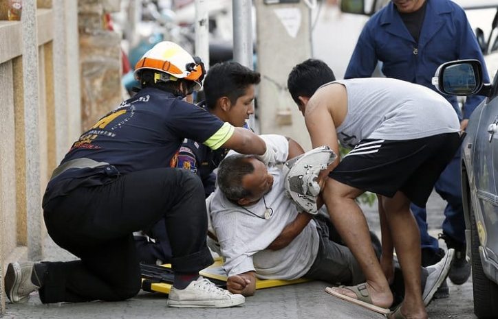 При взрывах в столице Индонезии погибли трое полицейских
