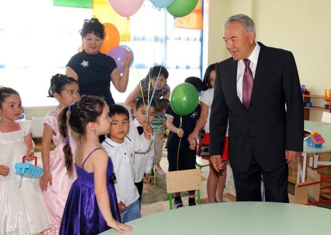 В детсаду и на молочной ферме побывал сегодня Нурсултан НазарбаевЭксклюзив