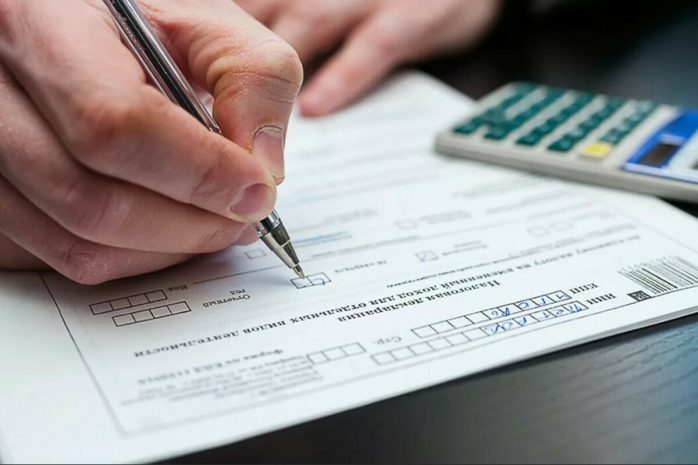 В России отказались от ежегодных деклараций доходов чиновников