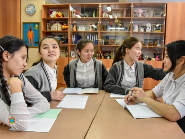 В Астане родители смогут следить за успеваемостью детей онлайн