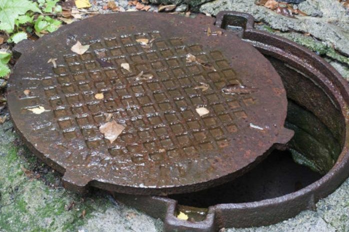 Ребенок упал в открытый колодец в Актау