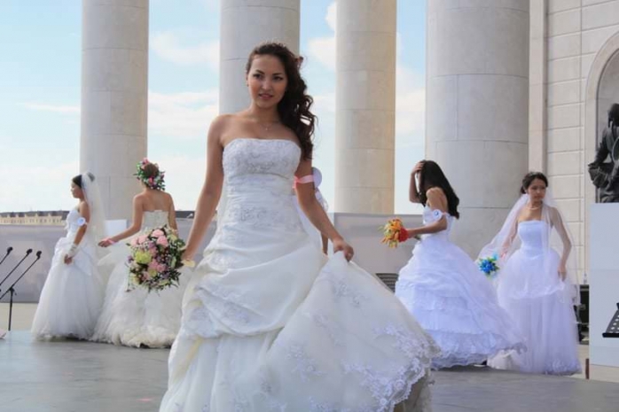 Парад невест ко дню Астаны