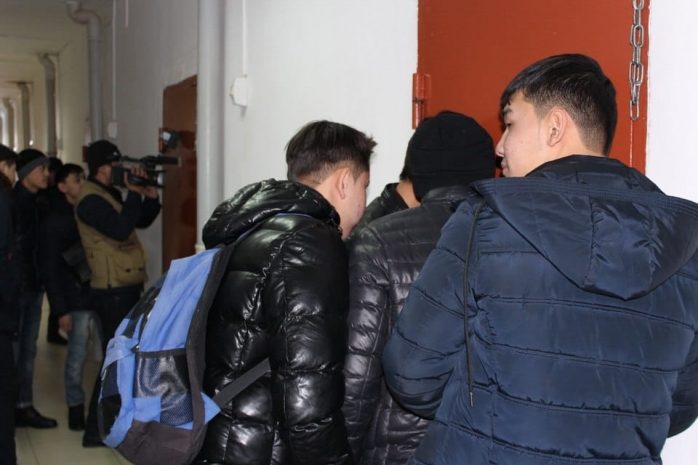 Кызылординские полицейские водят подростков на экскурсию в СИЗО