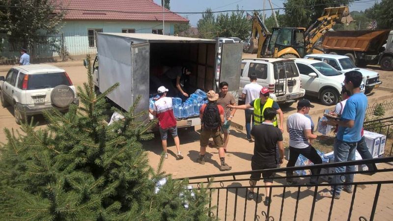 ​В районе схода селя не хватает волонтеров