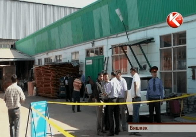 В Бишкеке мастер цеха взорвал гранатой себя и своего бухгалтера