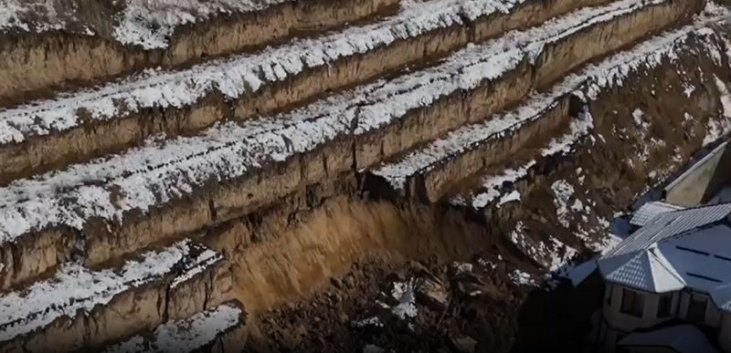 Бесагаш ауылындағы коттедждерге топырақ көшкіні түсті