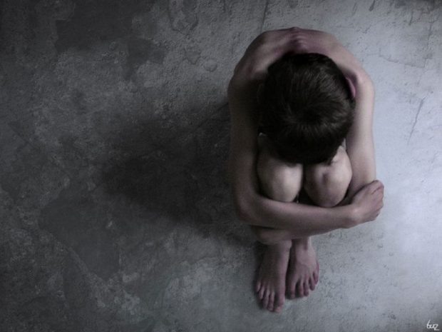 Павлодар психдиспансерінің күзетшісі аутист баланы ұрды