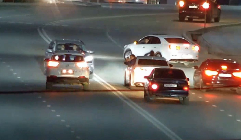 Полиция наказала участников кортежа в Шымкенте