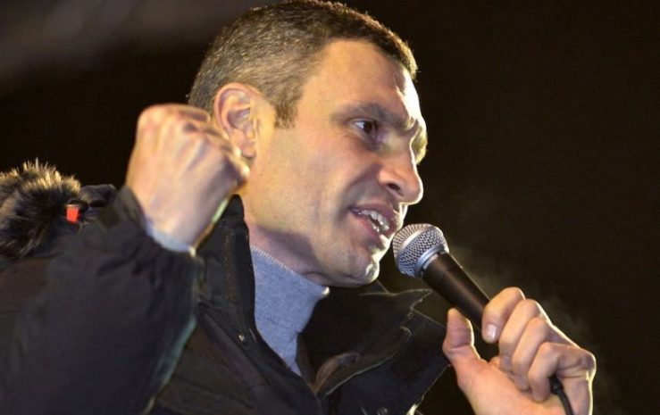 Кличко требует полной смены власти