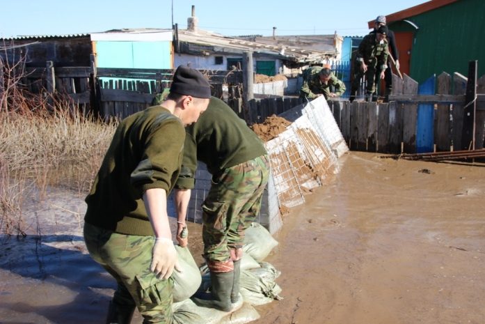 Более 7 тысяч человек эвакуировали в Казахстане из-за паводков. ФОТО