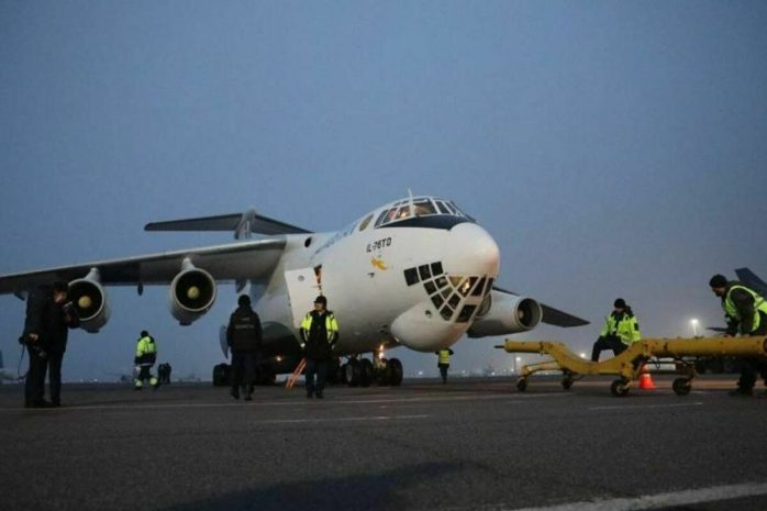 Казахстанские спасатели вылетели в Турцию