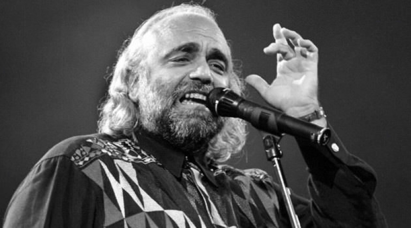 Умер знаменитый греческий певец Демис Руссос