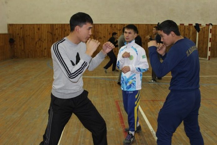 В Кызылорде спортсмены-международники преподали полицейским урок