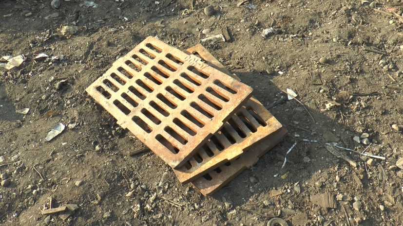 27 крышек канализационных люков украли в одном из микрорайонов Алматы