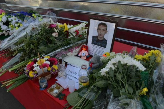 Клиенты Казкома собрали для вдовы водителя бензовоза ₸4,6 млн