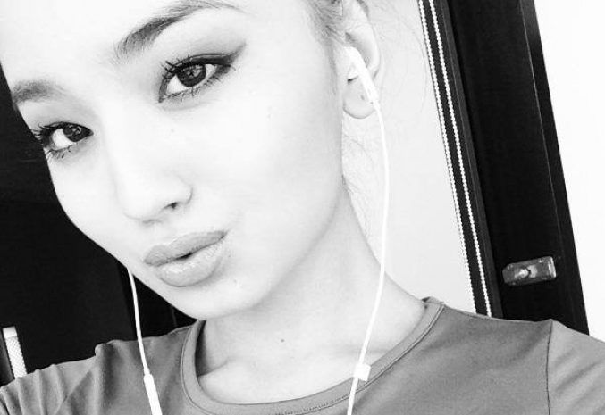 «Губки бантиком» Мисс Казахстан взбудоражили Сеть