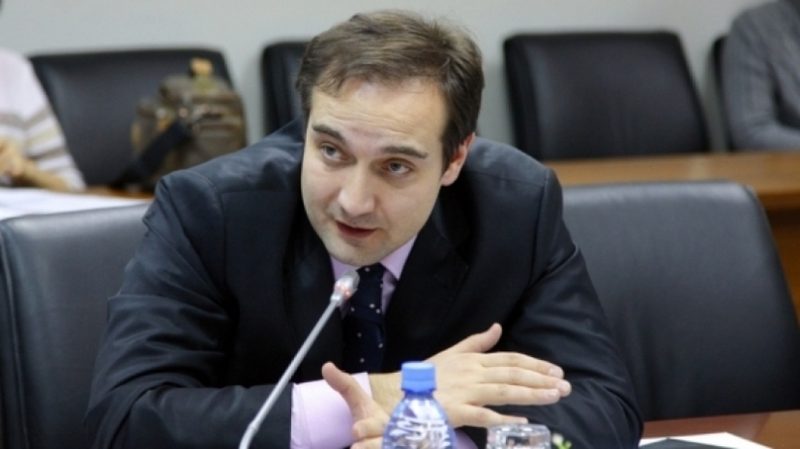 Депутат Платонов: Почему в казахстанских школах рушатся крыши?