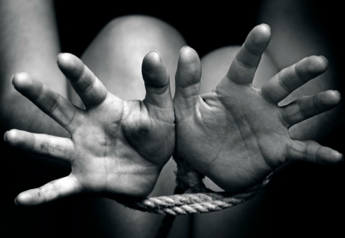 Молодых женщин держат в рабстве — открытое письмо Бердыбеку Сапарбаеву