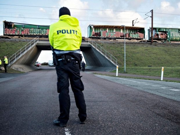 Шесть человек погибли в железнодорожной аварии в Дании