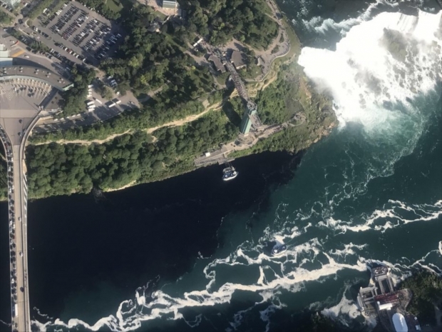 Почерневший Ниагарский водопад шокировал пользователей соцсетей