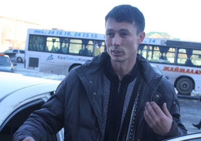 Житель Уральска спас четырех человек из утонувшего автомобиля