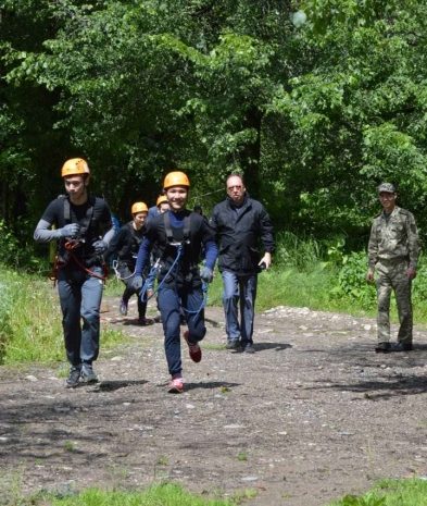 Спасатели провели детские соревнования
